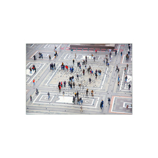 P-10-101-101-110-0040-1.jpg;full color, busy, street, people, pigeons, urban, city