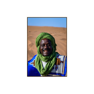 P-10-101-101-114-0026-1.jpg;desert, blue sky, full color, sand, figure, traditional wear, blue, green, person