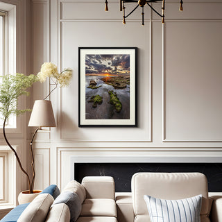 S-10-101-117-107-0030-1.jpg;full color, sunrise, sea, ocean, seaweed, moss, figurem , water, sky, clouds